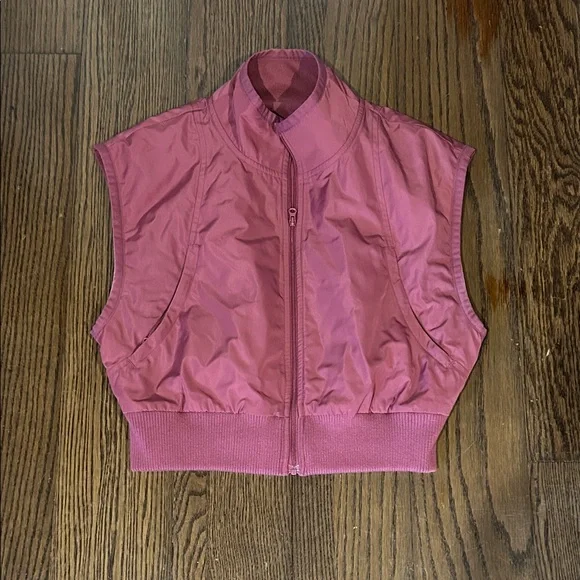 ALO Yoga Sleeveless Zip Crop Jacket vest Rose Pink Sz S - Picture 1 of 2